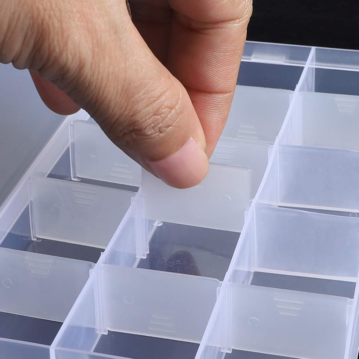KINJOEK 20 Pack 15 Grids Plastic Bead Organizer Containers Storage, Adjustable Dividers Earring Diamond Jewelry Bead Painting Storage Case, Clear Small Fishing Tackle Box for Cross Stitch Accessories