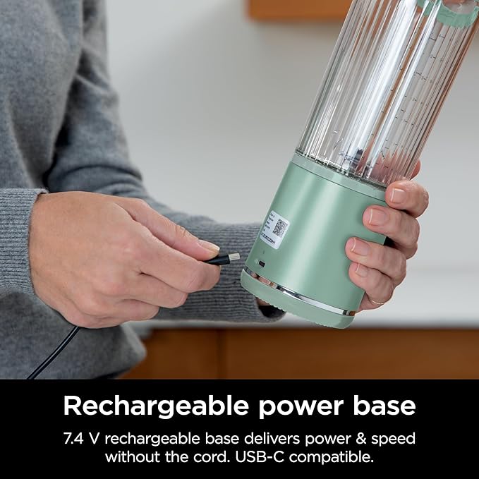 Ninja Blast Portable Blender, Cordless, 18oz. Vessel, Personal Blender for Shakes and Smoothies (Renewed)